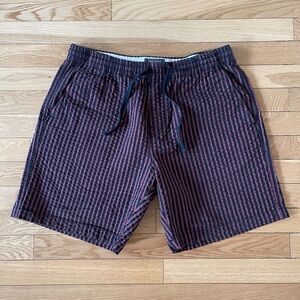Todd Snyder 7” Seersucker Shorts in Red and Navy Stripe